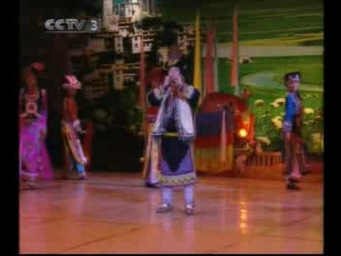 羌族服饰表演