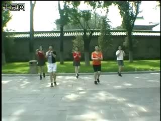 迪斯科舞步《老鼠爱大米》中老年健身舞