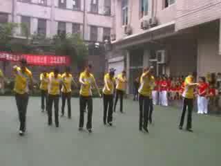 广场健身操舞《快乐踢踏舞》