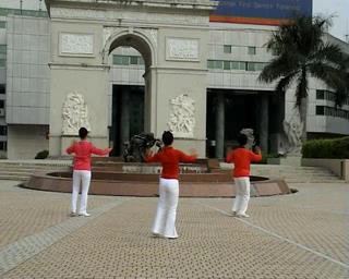����ů����������������㳡������